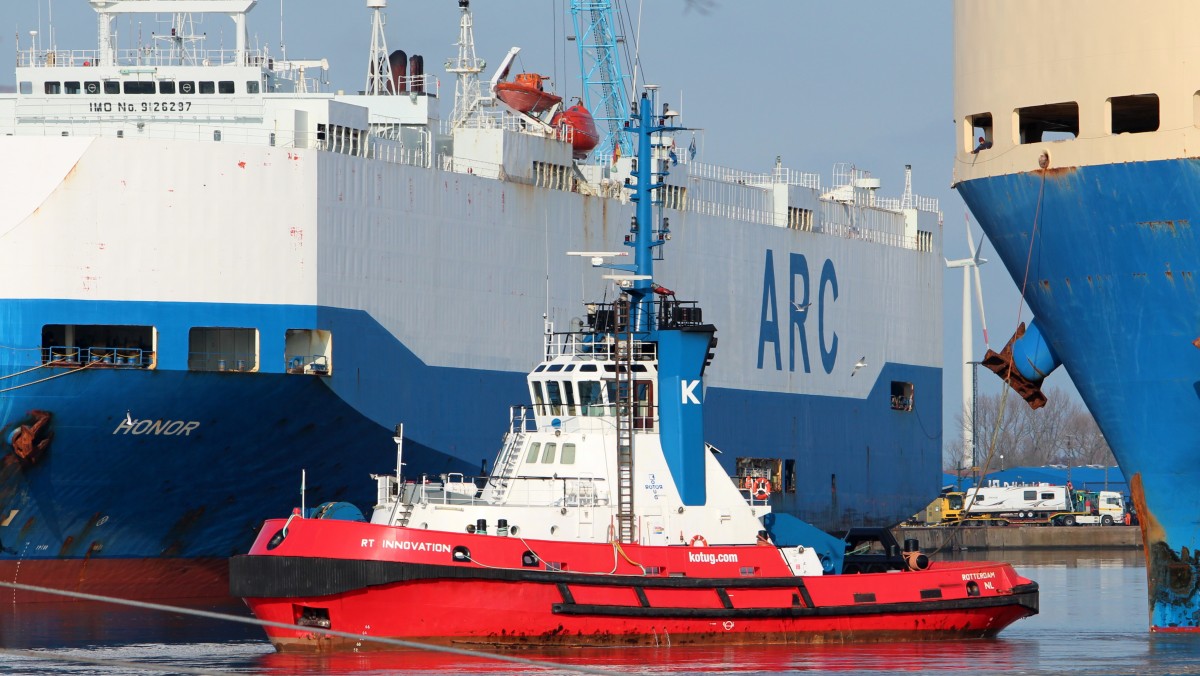 Der Schlepper RT Innovation am 13.02.2013 im Hafen von Bremerhaven.