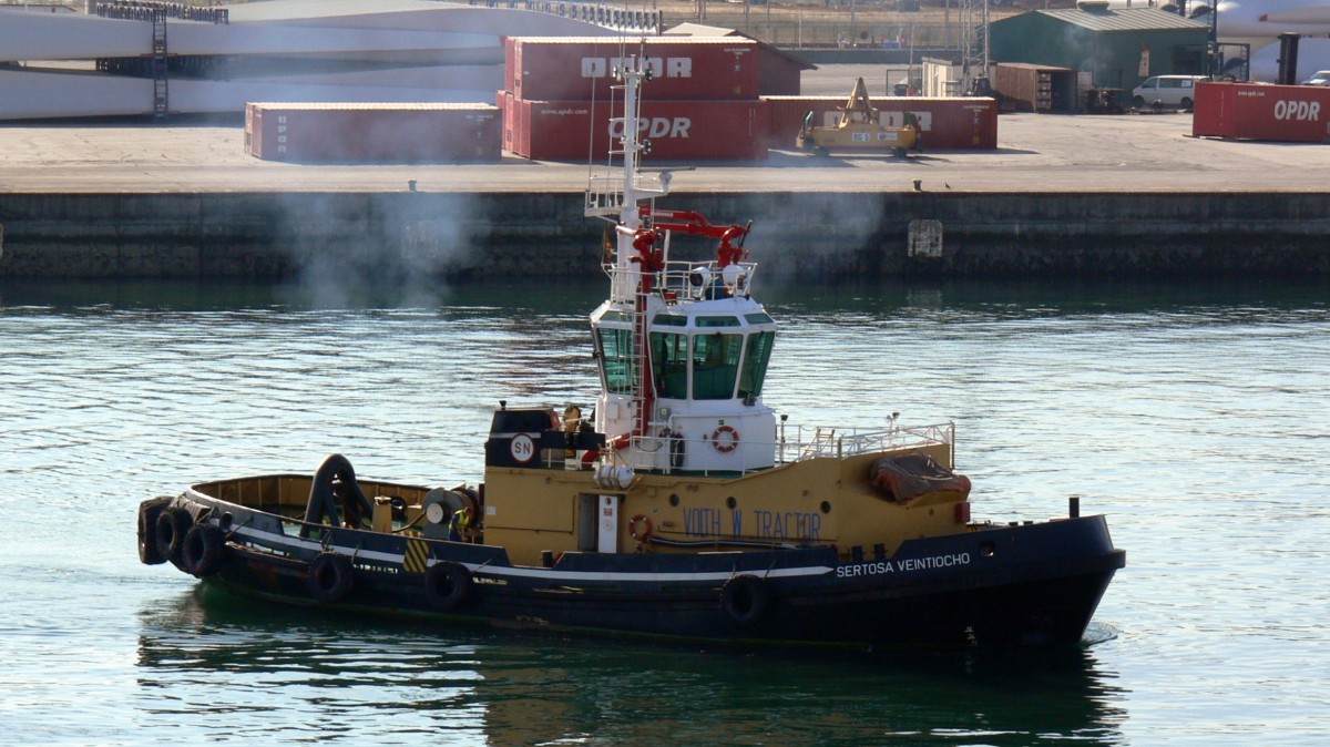 Der Schlepper Sertosa Veintiocho am 20.09.2012 im Hafen von La Coruna.