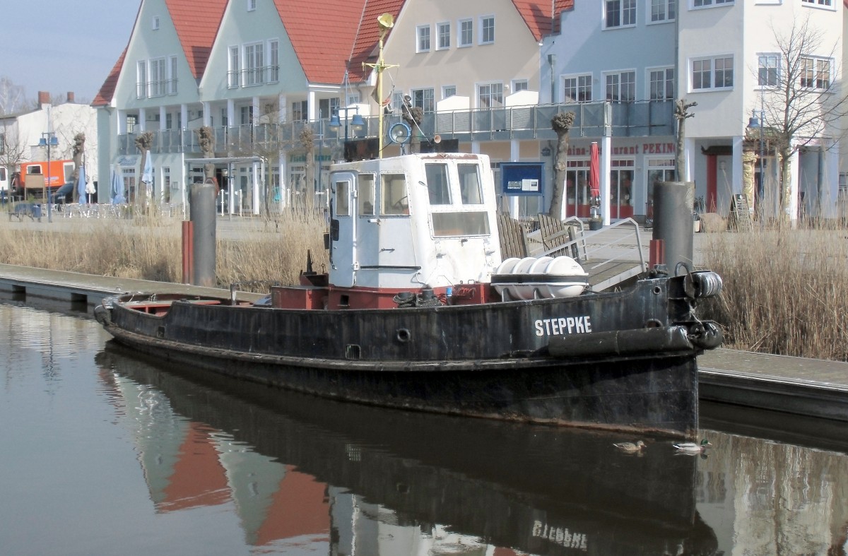 Der Schlepper  Stepke  (Bj. 1907) am 20.03.15 in Wolgast. 