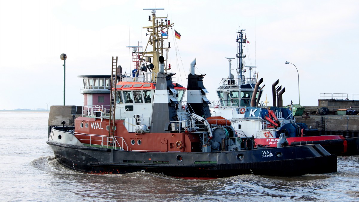 Der Schlepper Wal am 13.02.2013 vor Bremerhaven.