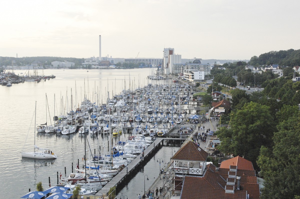 Der Stadthafen in Flensburg vom Riesenrad aus gesehen. Aufnahmedatum: 11. Juli 2015.