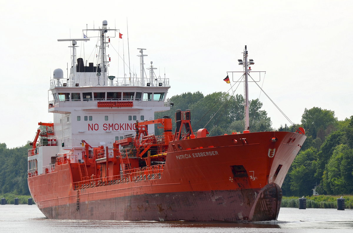 Der Tanker Patricia Essberger IMO-Nummer:9212486 Flagge:Portugal Länge:100.0m Breite:14.0m Baujahr:2000 Bauwerft:Sietas,Hamburg Deutschland am 19.07.17 bei Fischerhütte auf dem Nord-Ostsee-Kanal aufgenommen.