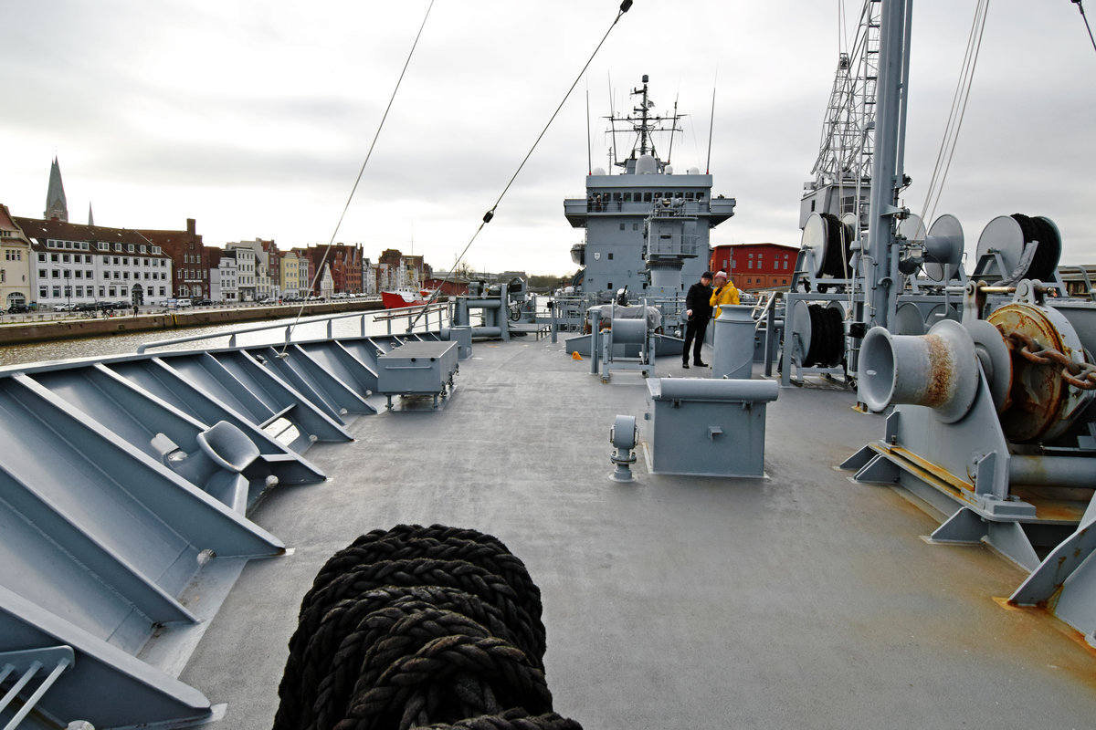 Detailaufnahme vom Bereich des Oberdecks-Vorderschiffes A 512 MOSEL. Open Ship auf diesem Tender am 15.02.2020 in Lübeck.