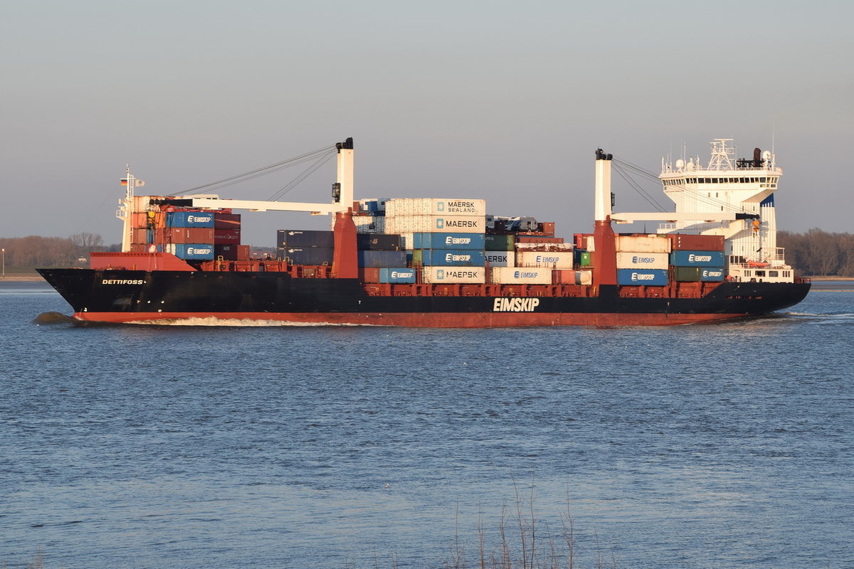 DETTIFOSS , Feederschiff , IMO 9086801 , Baujahr 1995 , 166 x 27m , 1457 TEU ,16.03.2016 Grünendeich