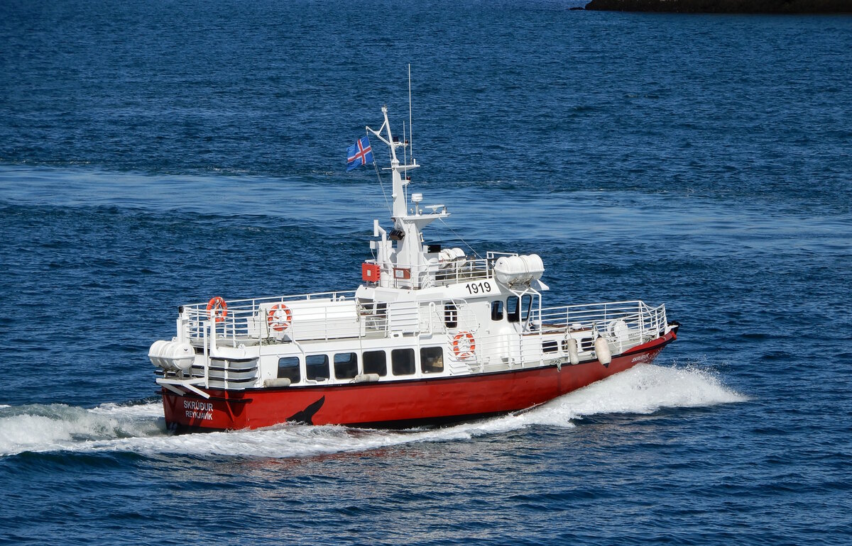 Die 16m lange Fahrgastfähre SKRUDPBNK0 am 30.05.25 in Reykjavik.