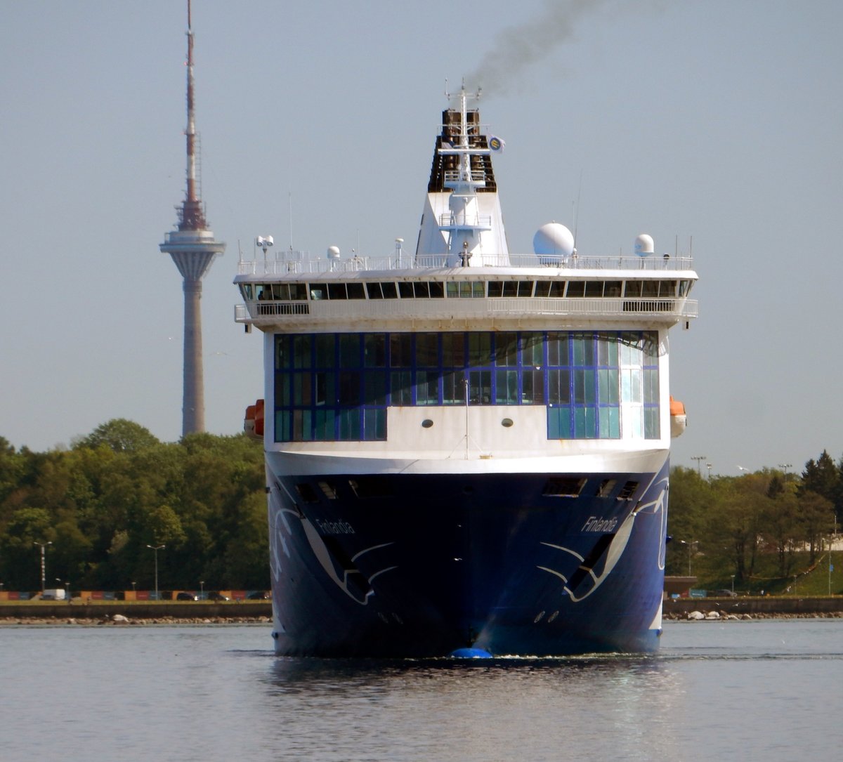 Die 175m lange Fähre FINLANDIA am 20.05.18 in Tallinn