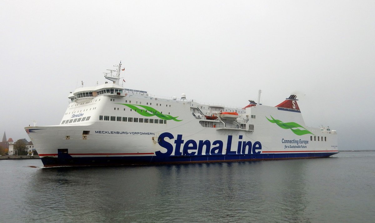 Die 199m lange Fähre Mecklenburg-Vorpommern, der Stena Line, eingehend Rostock am 09.11.18.