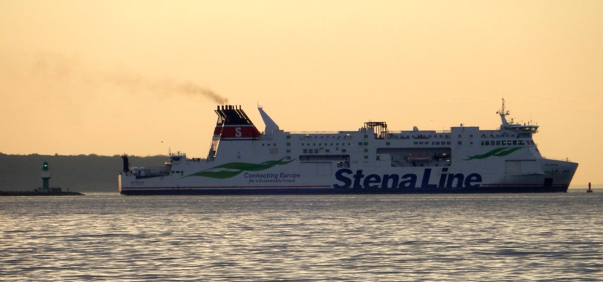 Die 200m lange Fähre Skane, der Stena Line, ausgehend Rostock am 08.11.18.