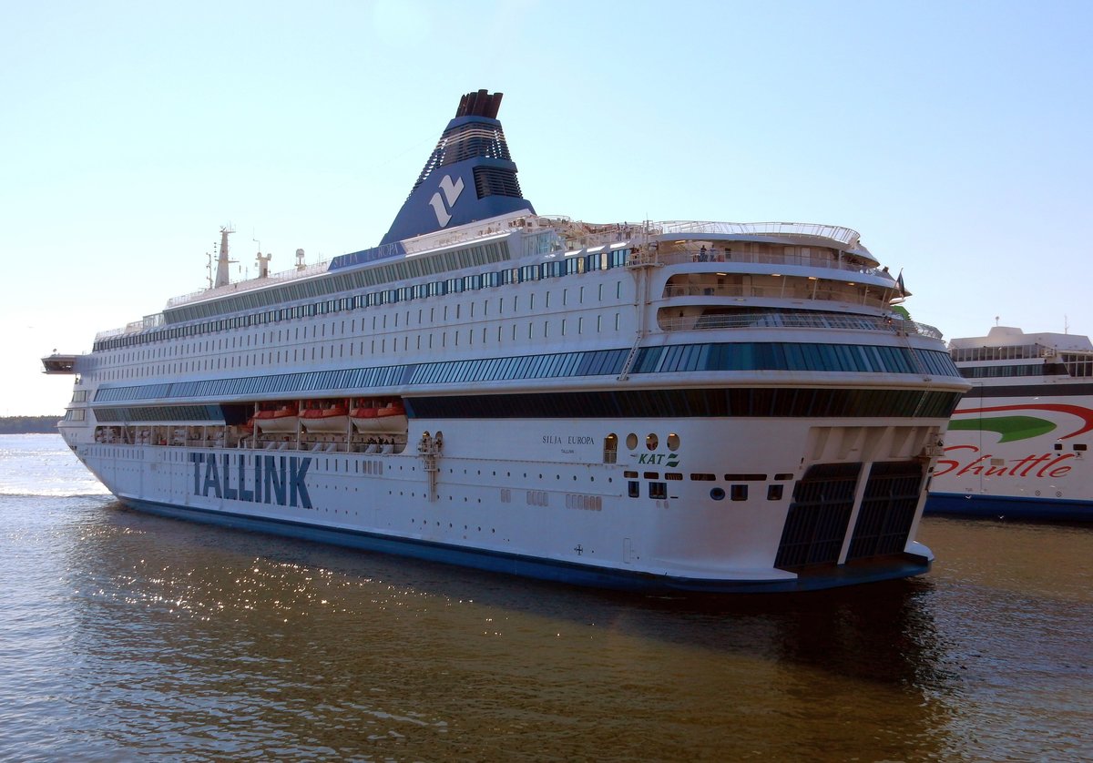 Die 202m lange Fähre Silja Europa der Reederei Tallink am 17.05.18 in Helsinki