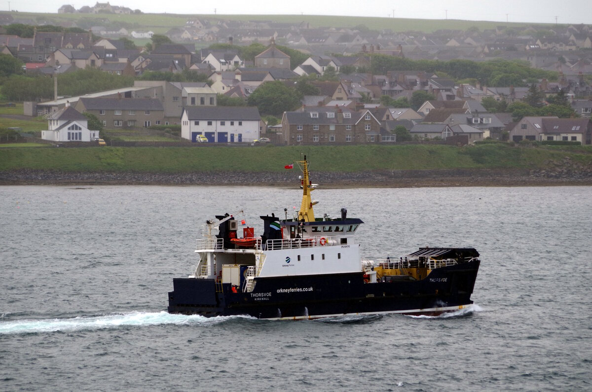Die 35m lange Fähre THORSVOE (IMO:9014743) am 02.06.25 in Kirkwall.