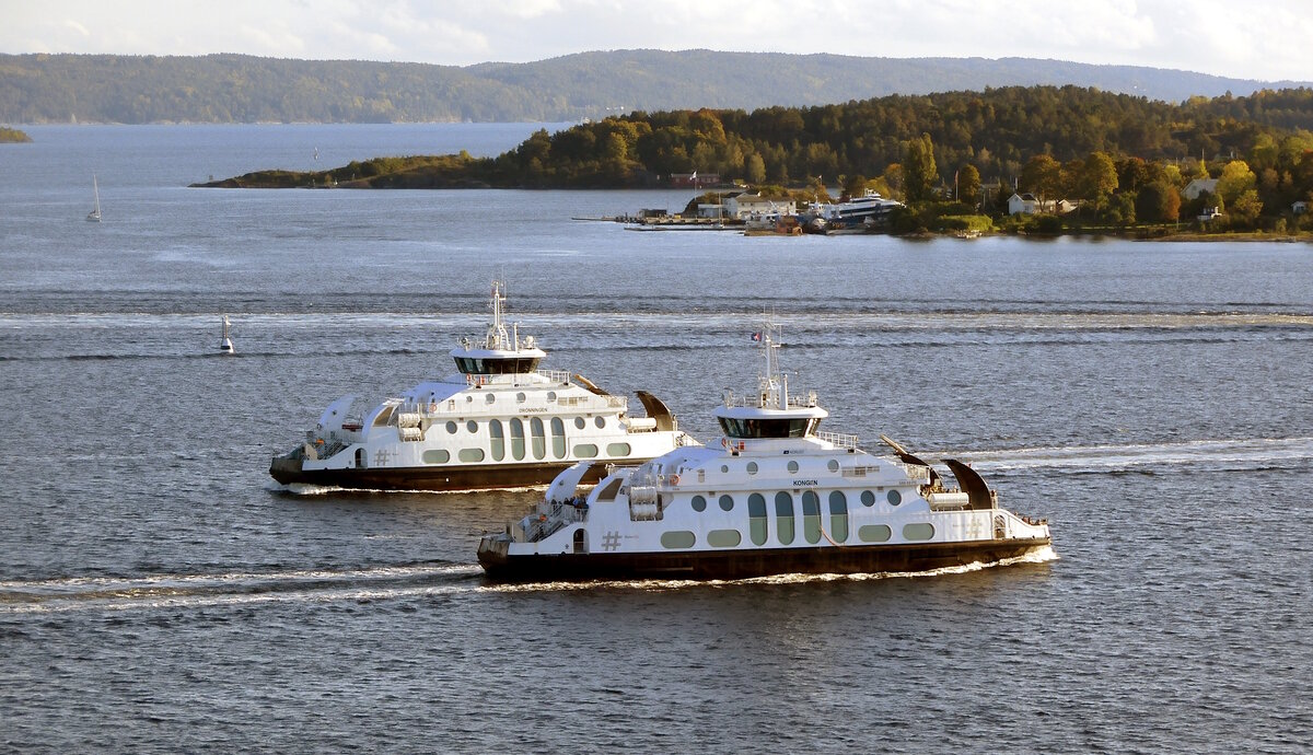 Die 50m lange Fähre KONGEN am 27.09.23 vor Oslo.