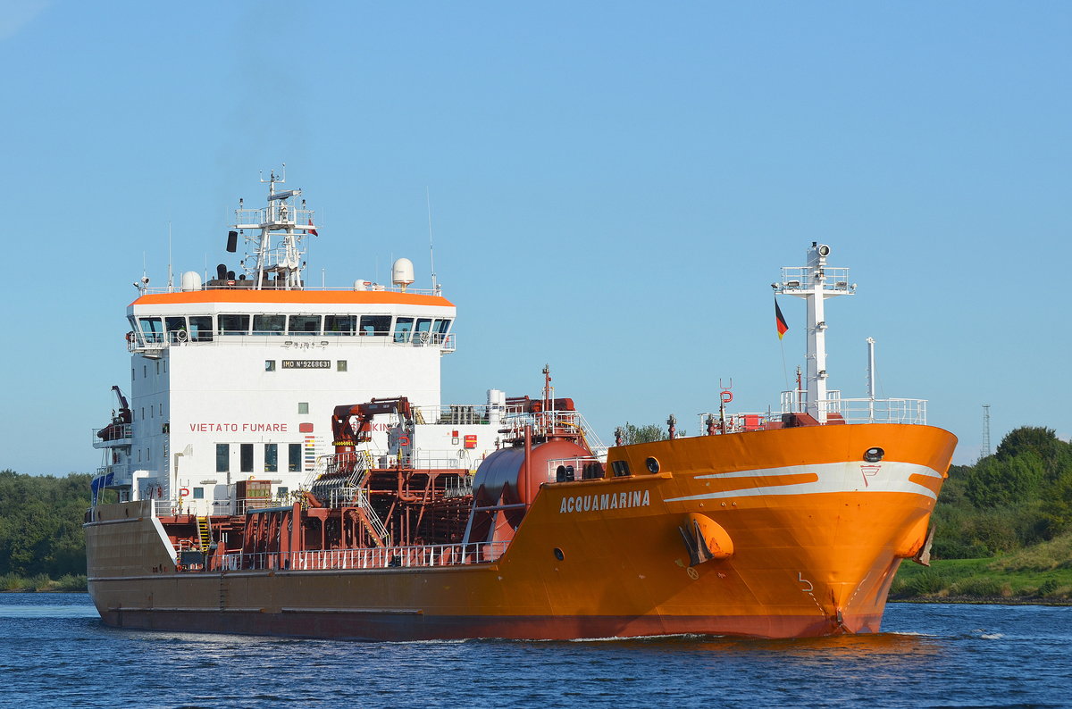 Die Acquamarina IMO-Nummer:9268631 Flagge:Italien Länge:136.0m Breite:20.0m Baujahr:2004 Bauwert:Cantiere Navale Mario Morini,Ancona Italien am 21.09.16 im Nord-Ostsee-Kanal bei Rendsburg aufgenommen.