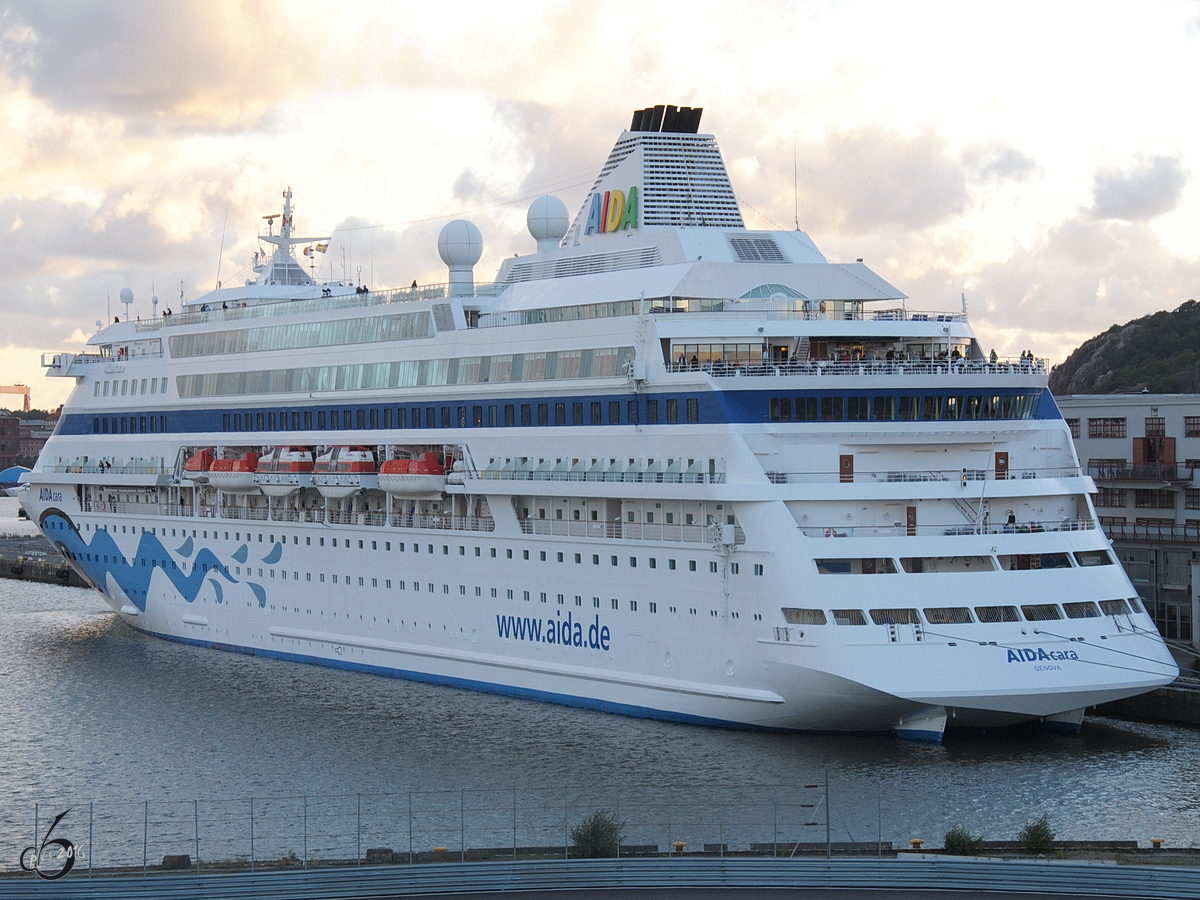 Die AIDA cara im Hafen von Göteborg. (August 2010)