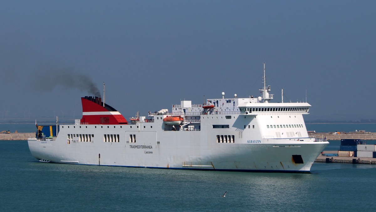 Die Albayzin am 15.04.2014 im Hafen von Cadiz.