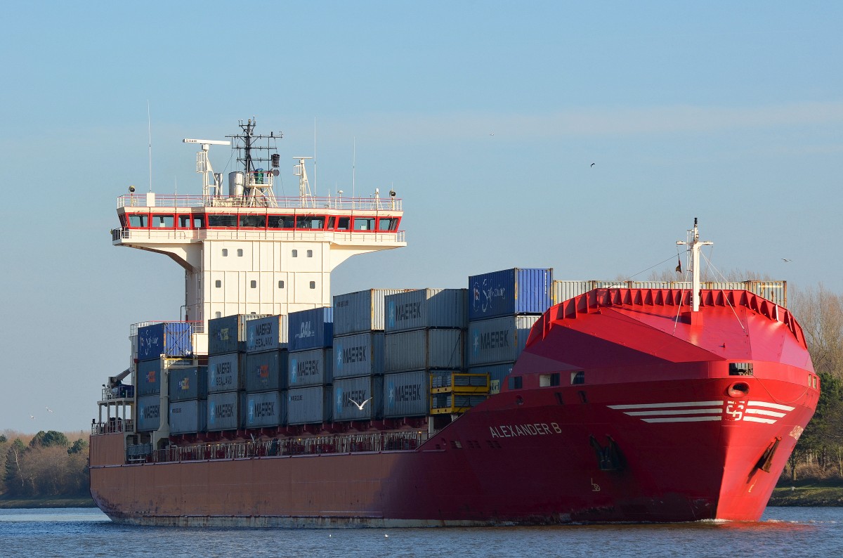 Die Alexander B IMO-Nummer:9328649 Flagge:Antigua und Barbuda ex Malta Länge:154.0m Breite:24.0m Baujahr:2006 Bauwerft:Detlef Hegemann Rolandwerft,Berne Deutschland passiert Sehestedt im Nord-Ostsee-Kanal am 08.03.15