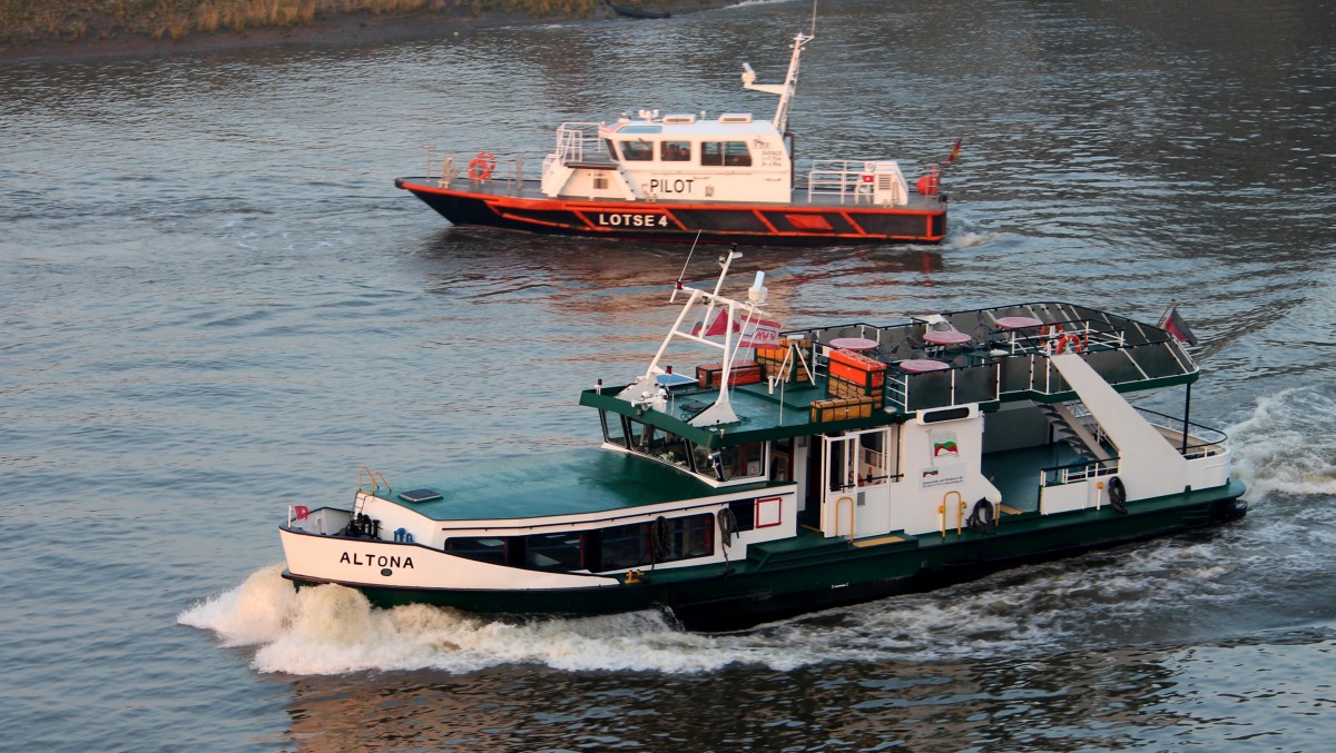 Die Altona am 28.07.2014 auf der Elbe vor Hamburg.