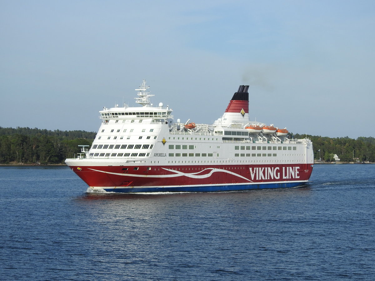 Die AMORELLA der Viking Line auf dem Weg nach Stockholm am 17.08.2020