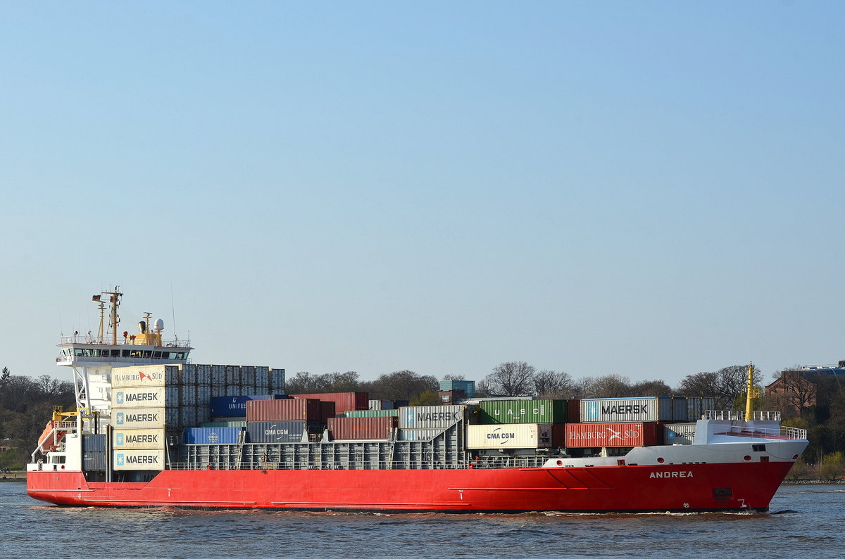 Die ANDREA IMO-Nummer:9333357 Flagge:Gibraltar Länge:134.0m Breite:23.0m Baujahr:2005 Bauwerft:Sietas,Hamburg Deutschland einlaufend nach Hamburg vom Rüschpark Finkenwerder aufgenommen.