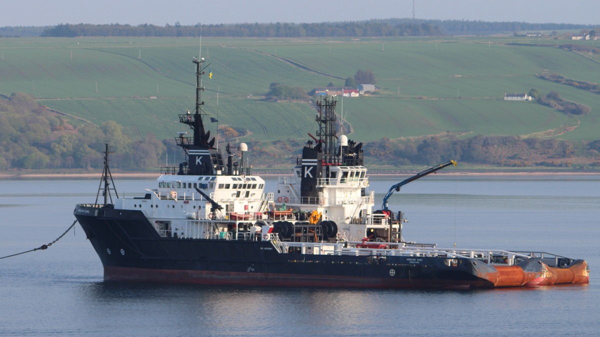 Die Anglian Earl am 19.05.2013 im Hafen von Invergordon.