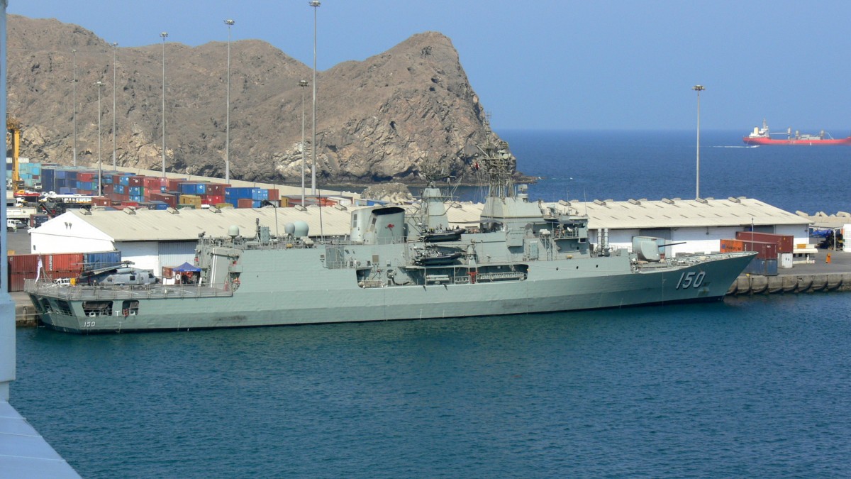 Die Anzac am 13.11.2012 im Hafen von Muskat.