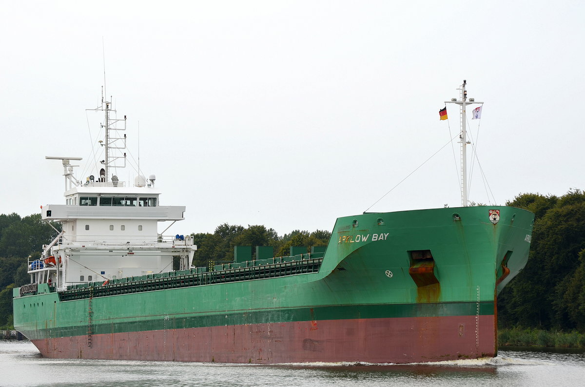 Die Arklow Bay IMO-Nummer:9638771 Flagge:Niederlande Länge:119.0m Breite:15.0m Baujahr:2014 Bauwerft:Ferus Smit Scheepswerf,Hoogezand Niederlande am 26.08.17 im Nord-Ostsee-Kanal bei Fischerhütte.