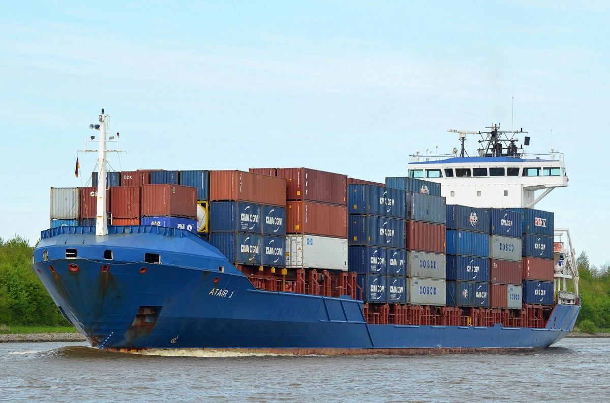Die Atair J IMO-Nummer:9296999 Flagge:Antigua und Barbuda ex Zypern Länge:132.0m Breite:18.0m Baujahr:2004 Bauwerft:Detlef Hegemann Rolandwerft,Berne Deutschland bei Fischerhütte im Nord-Ostsee-Kanal am 01.05.14