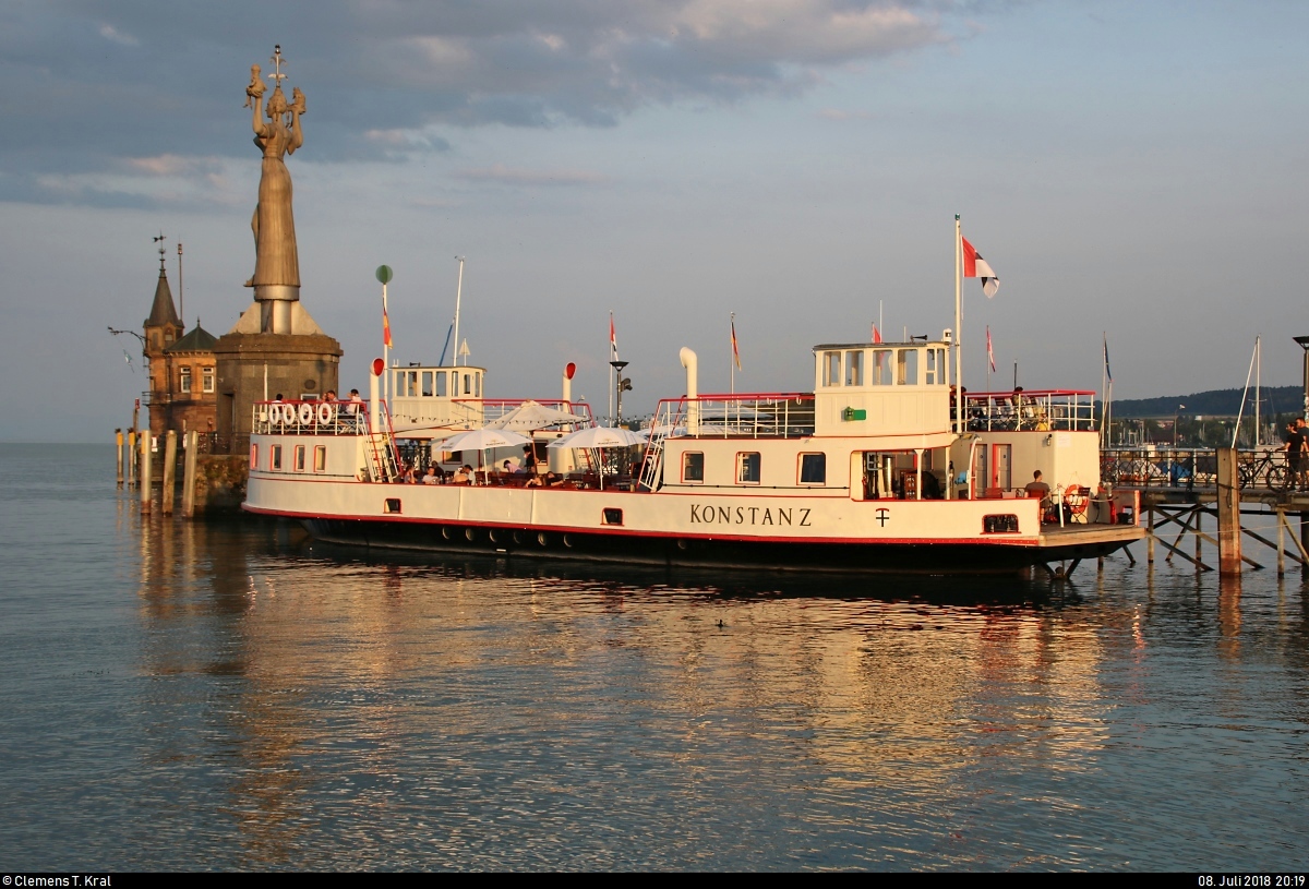 Die Autofähre  Konstanz , heute genutzt als Restaurant, steht im Hafen Konstanz vor der Imperia.
[8.7.2018 | 20:19 Uhr]