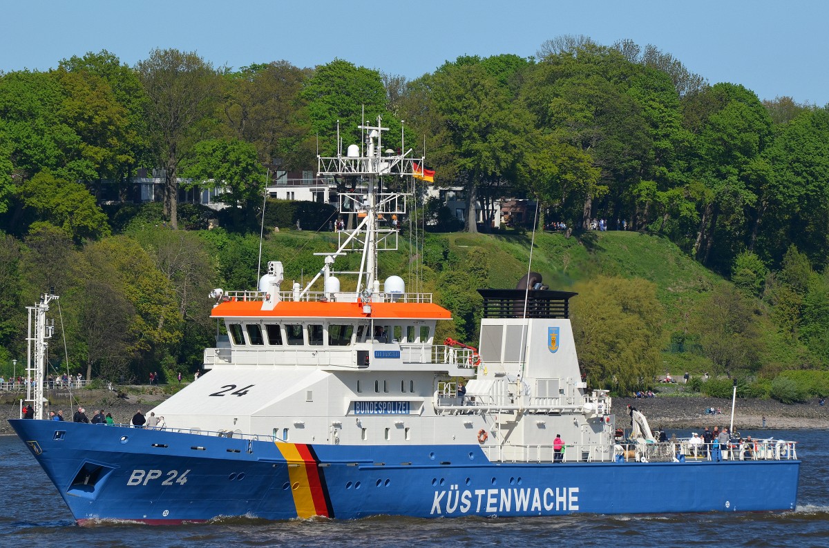 Die Bad Bramstedt IMO-Nummer:9252620 Flagge:Deutschland Länge:60.0m Breite:10.0m Baujahr:2002 am 10.05.15 auslaufend aus Hamburg vom Rüschpark Finkenwerder aufgenommen.