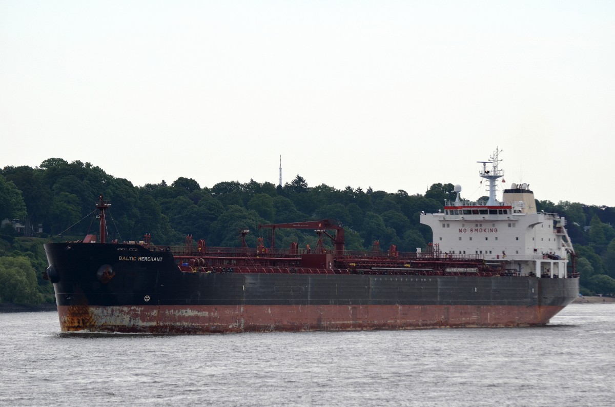 Die Baltic Merchant IMO-Nummer:9314806 Flagge:Zypern Länge:183.0m Breite:28.0m Baujahr:2006 Bauwerft:Hyundai Mipo Dockyard,Ulsan Südkora am 09.06.14 beim auslaufen aus Hamburg aufgenommen vom Rüschpark in Finkenwerder. 