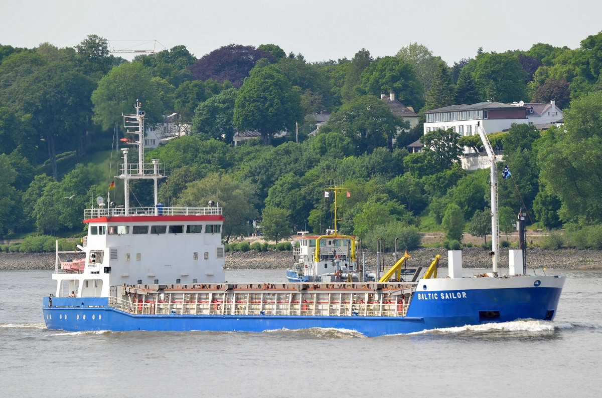 Die Baltic Sailor IMO-Nummer:9138214 Flagge:Gibraltar Länge:83.0m Breite:12.0m Baujahr:1998 Bauwerft:Onega Shipyard,Petrosawodsk Russland passiert nach Hamburg einlaufend den Rüschpark Finkenwerder am 21.05.14