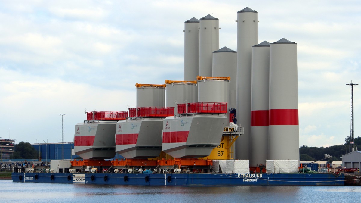 Die Barge Stralsund am 27.09.2013 im Hafen von bremerhaven.