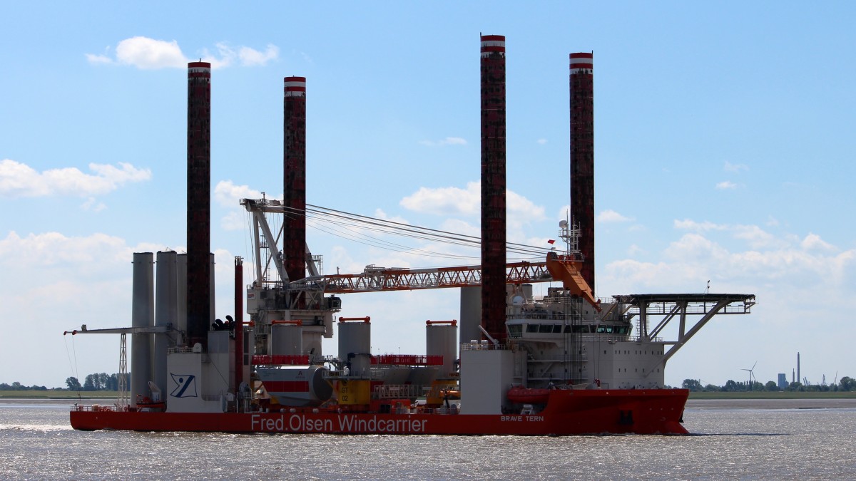 Die Brave Tern am 06.06.2014 auf der Weser vor Bremerhaven.