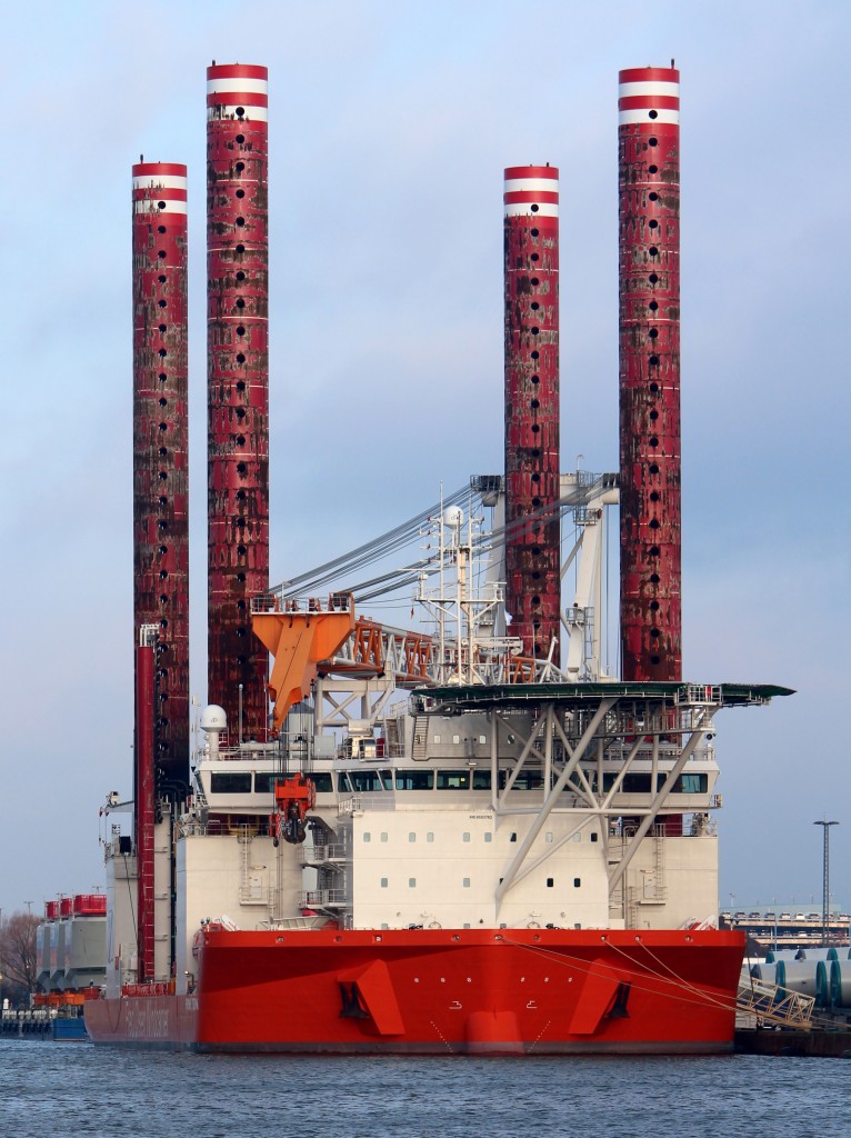 Die Brave Tern am 29.12.2013 im Hafen von Bremerhaven.