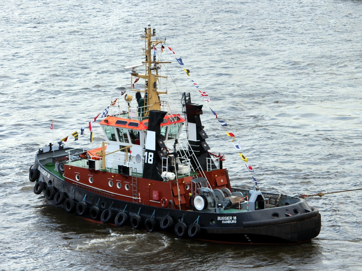 Die Bugsier 18 am 12.05.2013 im Hafen von Hamburg.