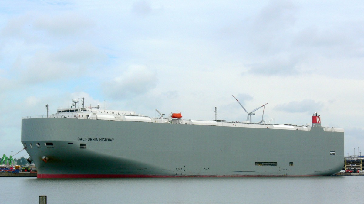 Die California Higway am 30.08.2012 im Hafen von Bremerhaven.
