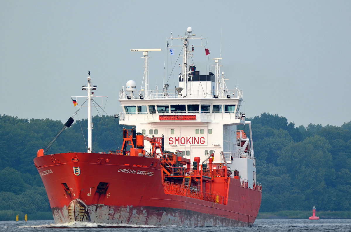 Die Christian Essberger IMO-Nummer:9212498 Flagge:Deutschland Länge:101.0m Breite:16.0m Baujahr:2000 Bauwerft:Sietas,Hamburg Deutschland in Rade am Nord-Ostsee-Kanal aufgenommen am 20.06.18