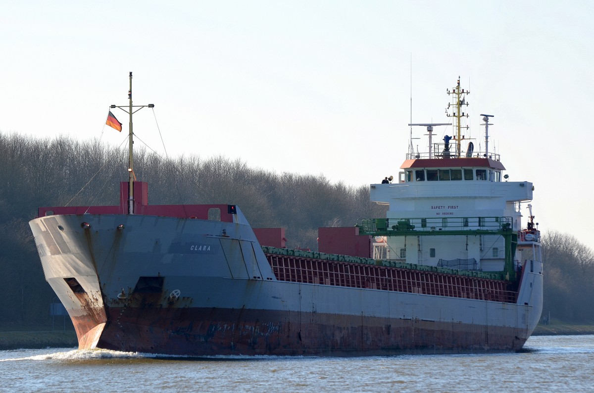 Die Clara IMO-Nummer:9312676 Flagge:Antigua und Barbuda Länge:106.0m Breite:14.0m Baujahr:2004 am 08.03.15 im Nord-Ostsee-Kanal bei Sehestedt aufgenommen.