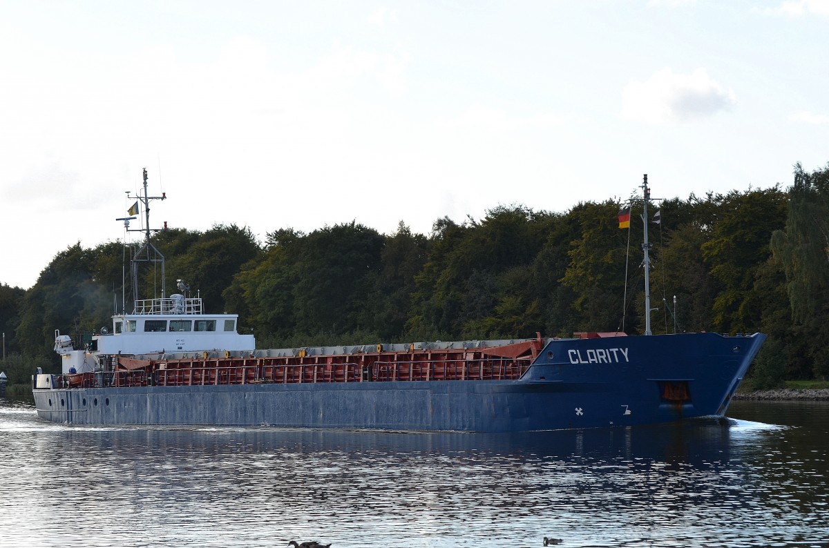 Die Clarity IMO-Nummer:8814201 Flagge:St.Vincent und die Grenadinen Länge:75.0m Breite:10.0m Baujahr:1989 Bauwerft:Schiffswerft Hermann Sürken,Papenburg Deutschland am 26.09.15 Im Nord-Ostsee-Kanal bei Fischerhütte.