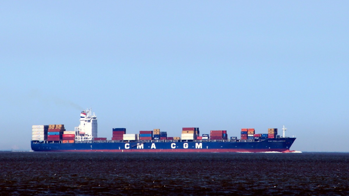 Die CMA SGM Sambhar am 22.07.2013 auf der Weser vor Wremen.