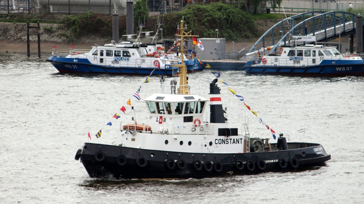 Die Constant am 12.05.2013 im Hafen von Hamburg.