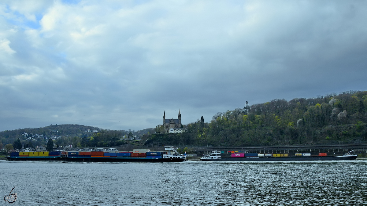 Die Containerschiffe CAMARO (ENI: 02314266) & HENRI-R (ENI: 02317788) waren Mitte April 2021 auf dem Rhein unterwegs.