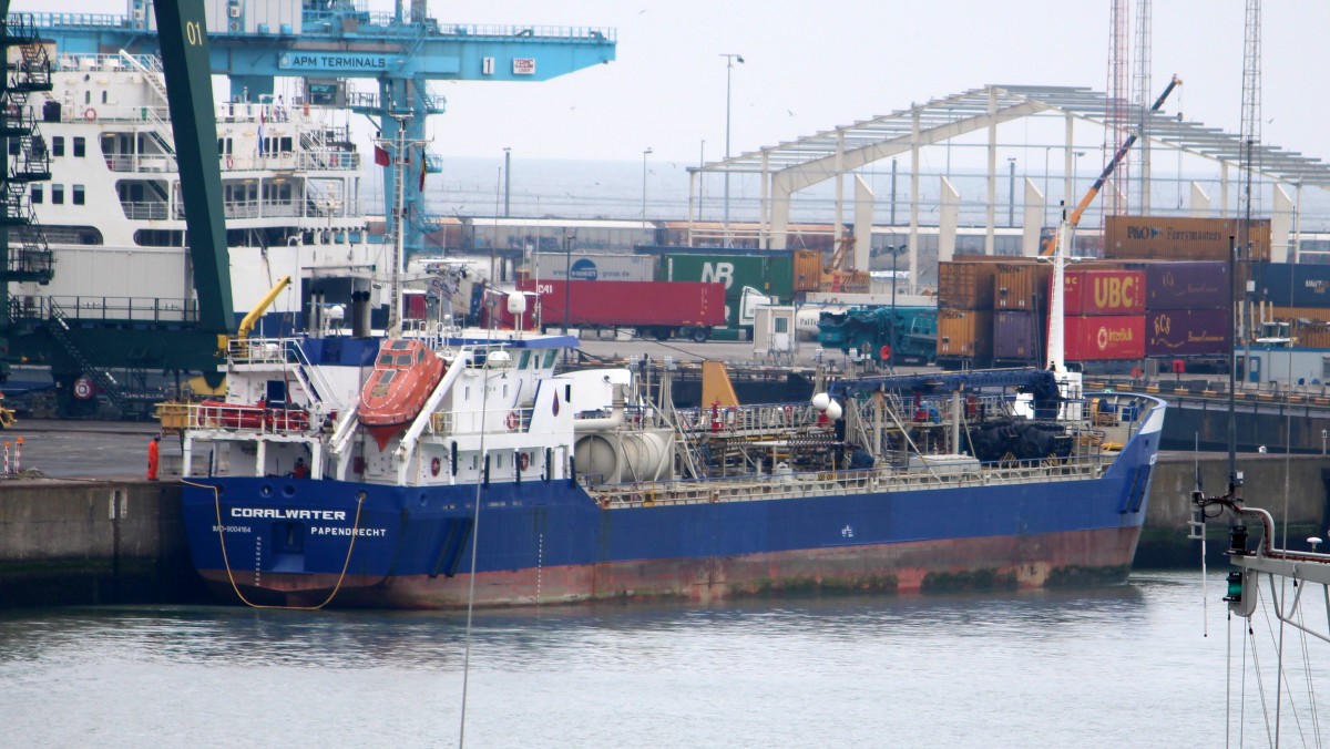 Die Coralwater am 22.04.2014 im Hafen von Zeebrugge.
