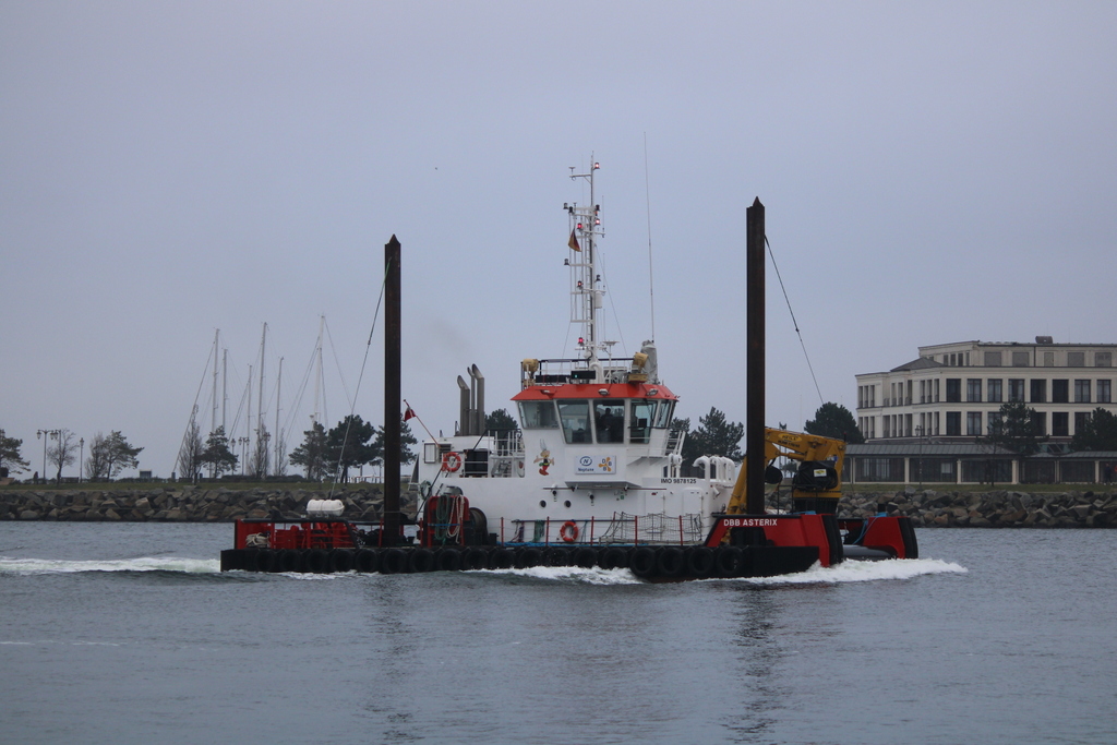 Die DBB Asterix beim Einlaufen am 25.01.2020 in Warnemünde.