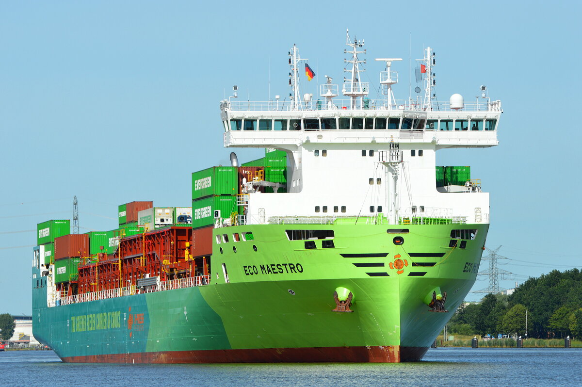 Die ECO MAESTRO IMO-Nummer:9985942 Flagge:Malta L�nge:148.0m Breite:27.0m Baujahr:2024 Bauwerft:Jiangsu Yangzi Xinfu Shipbuilding,Jiangsu China im Nord-Ostsee-Kanal bei Brunsb�ttel am 22.06.26