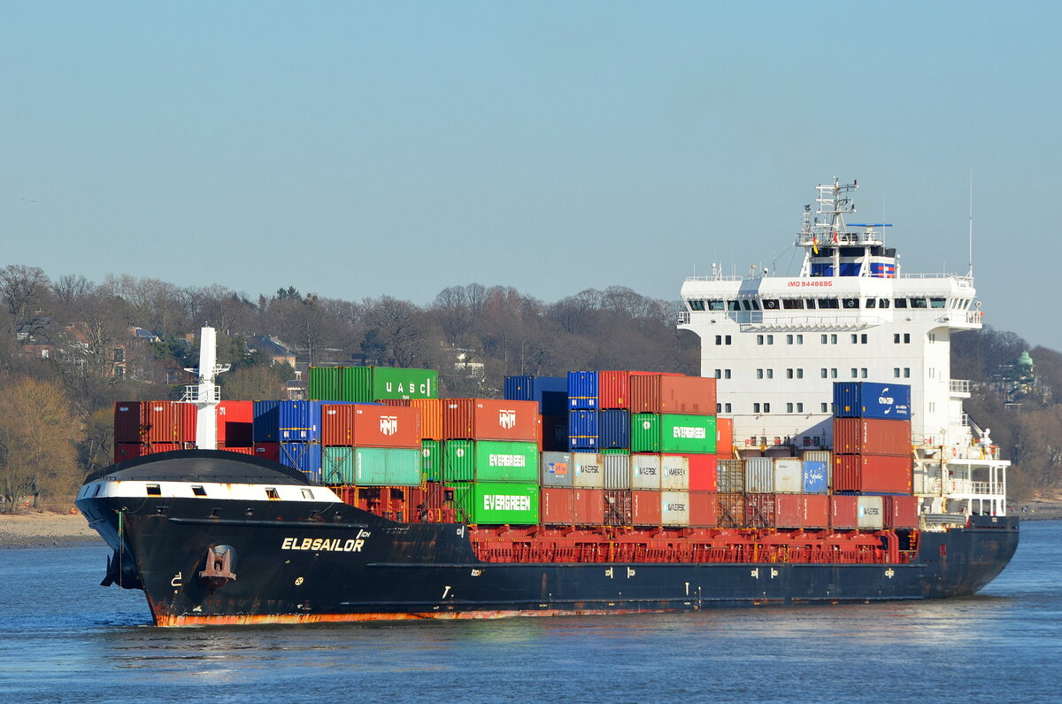 Die ELBSAILOR IMO-Nummer:9448695 Flagge:Antigua und Barbuda Länge:158.0m Breite:24.0m Baujahr:2012 Bauwerft:Nanjing Wujiazui Shipbuilding,Nanjing China am 09.03.22 vom Rüschpark Hamburg Finkenwerder aufgenommen.