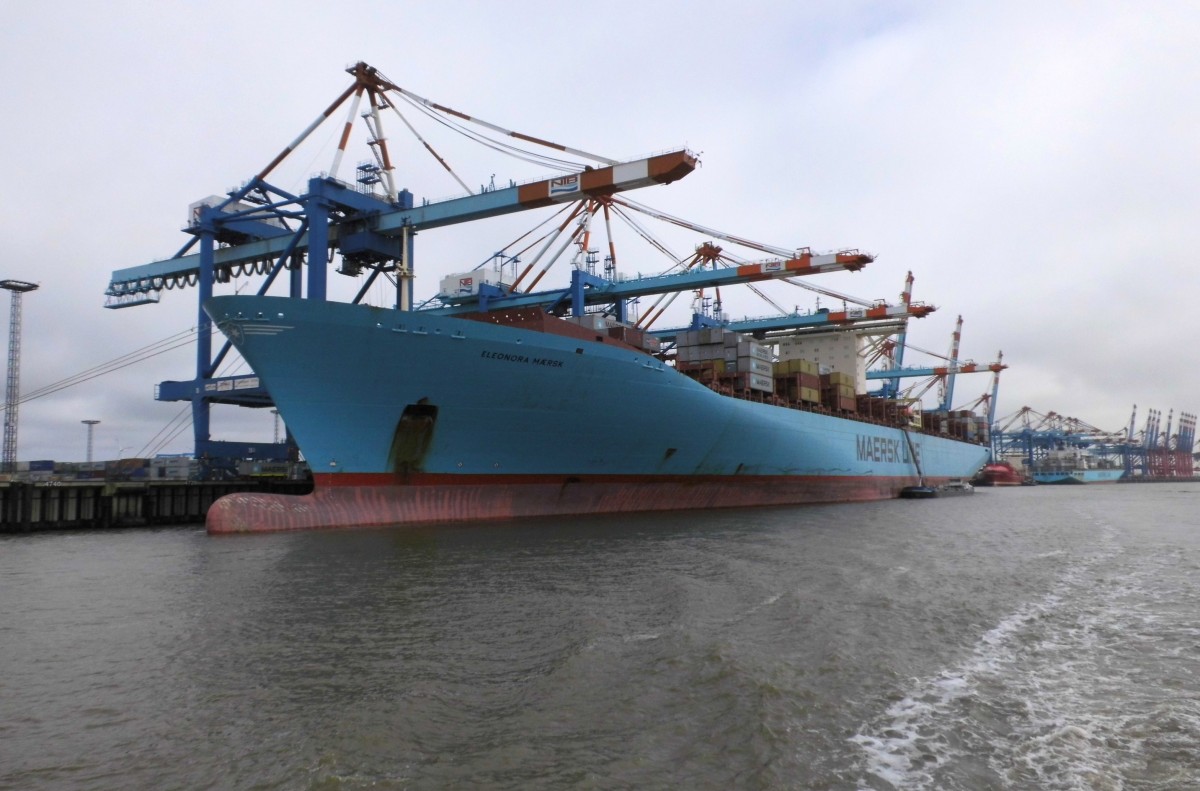 Die Eleonora Maersk (398 m lang, Bj.2007) in Bremerhaven am 8.4.15