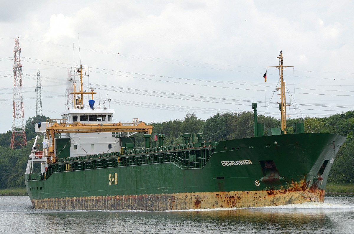 Die Emsrunner IMO-Nummer:9342152 Flagge:Zypern Länge:106.0m Breite:15.0m Baujahr:2006 Bauwerft:Bodewes Shipyard, Hoogezand Niederlande bei Rade im Nord-Ostsee-Kanal aufgenommen am 01.06.14