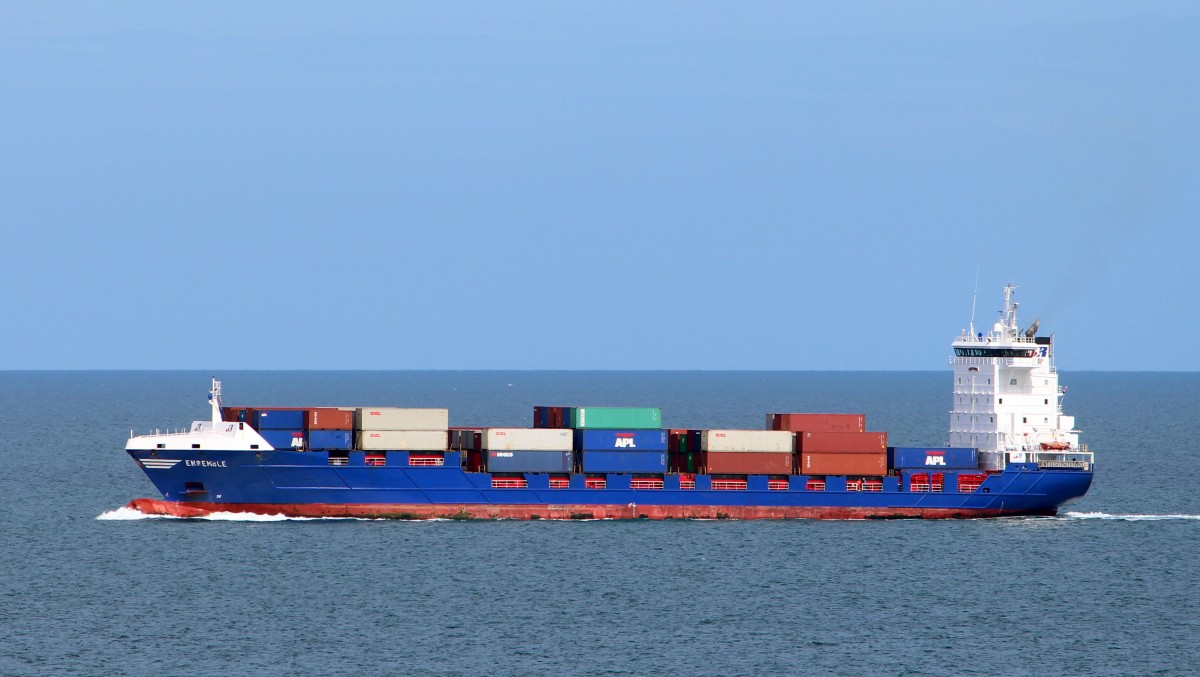 Die Ensemble am 16.05.2013 bei der Ausfahrt aus dem Hafen von Dubli.