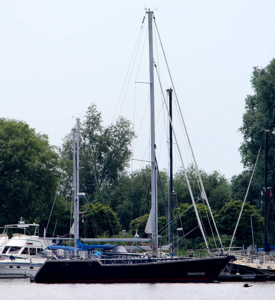 Die Ernestine am 03.07.2013 im Fischereihafen von Bremerhaven.