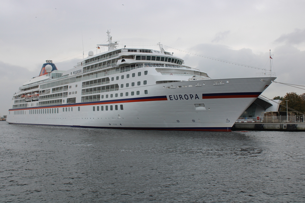 Die EUROPA lag auf ihrem Seeweg von Gdansk nach Hamburg am Pier 7 in Warnemünde inklusive Landgang.02.10.2020